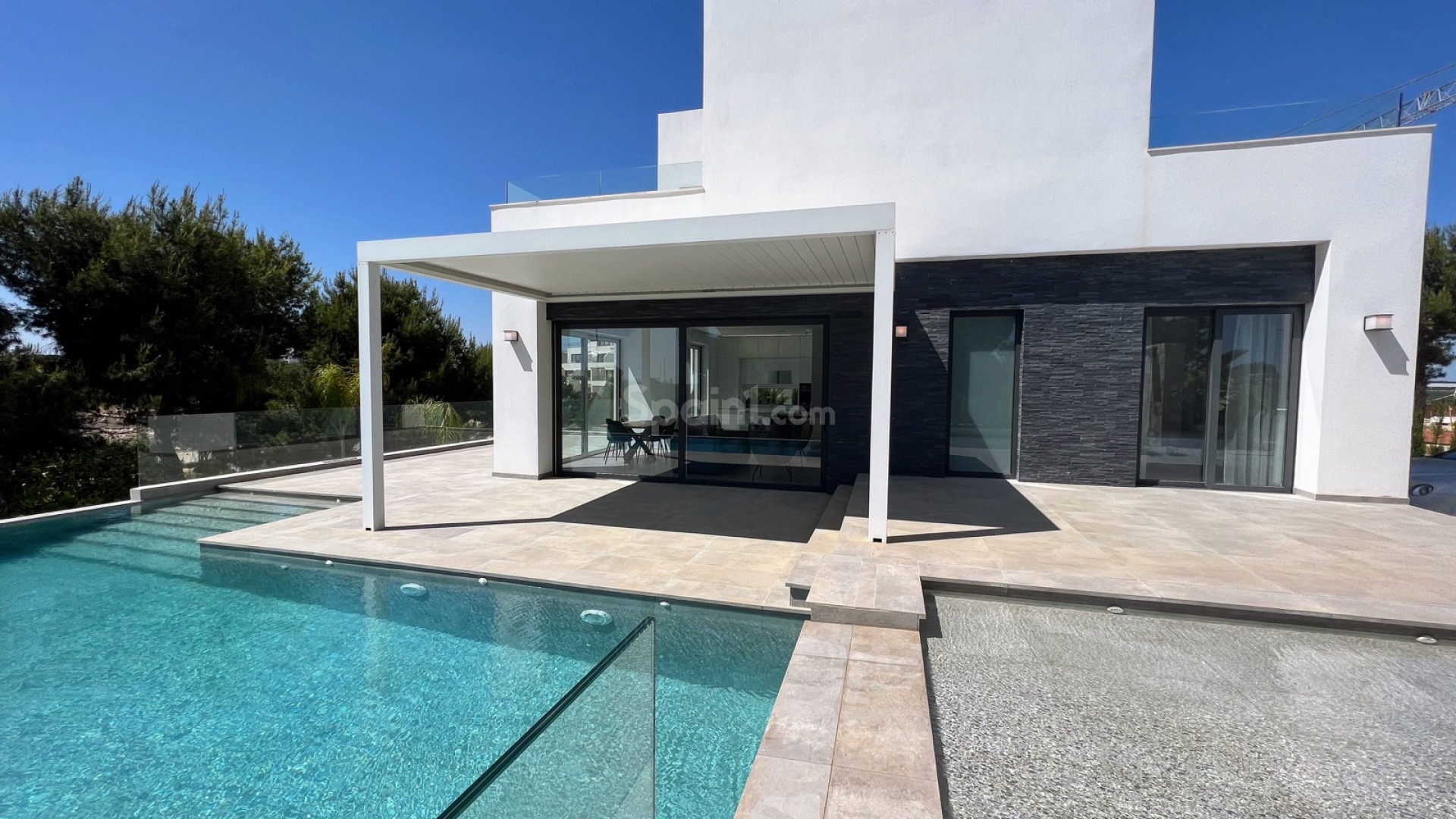 Resale - Villa -
Las Colinas