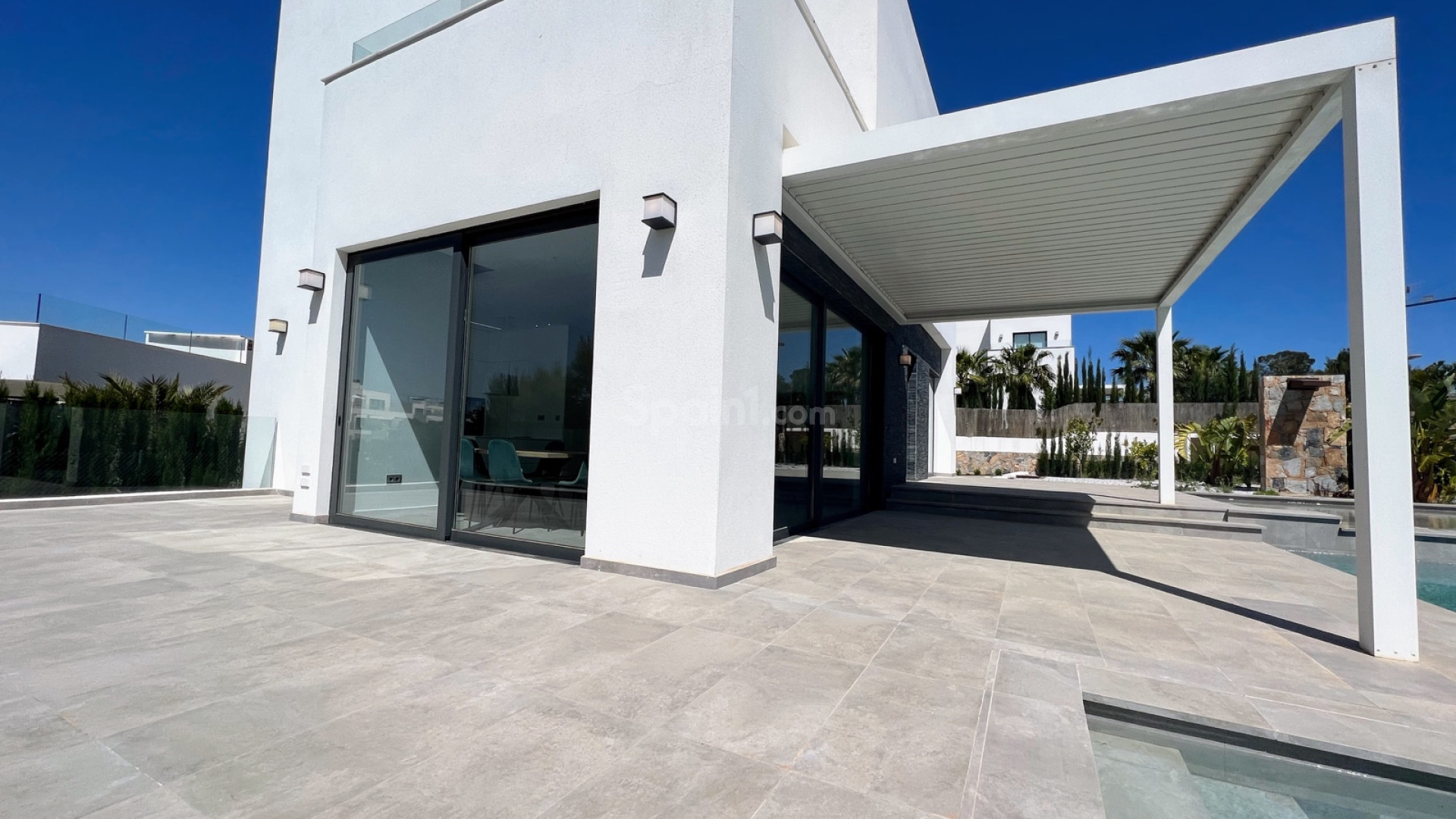 Resale - Villa -
Las Colinas