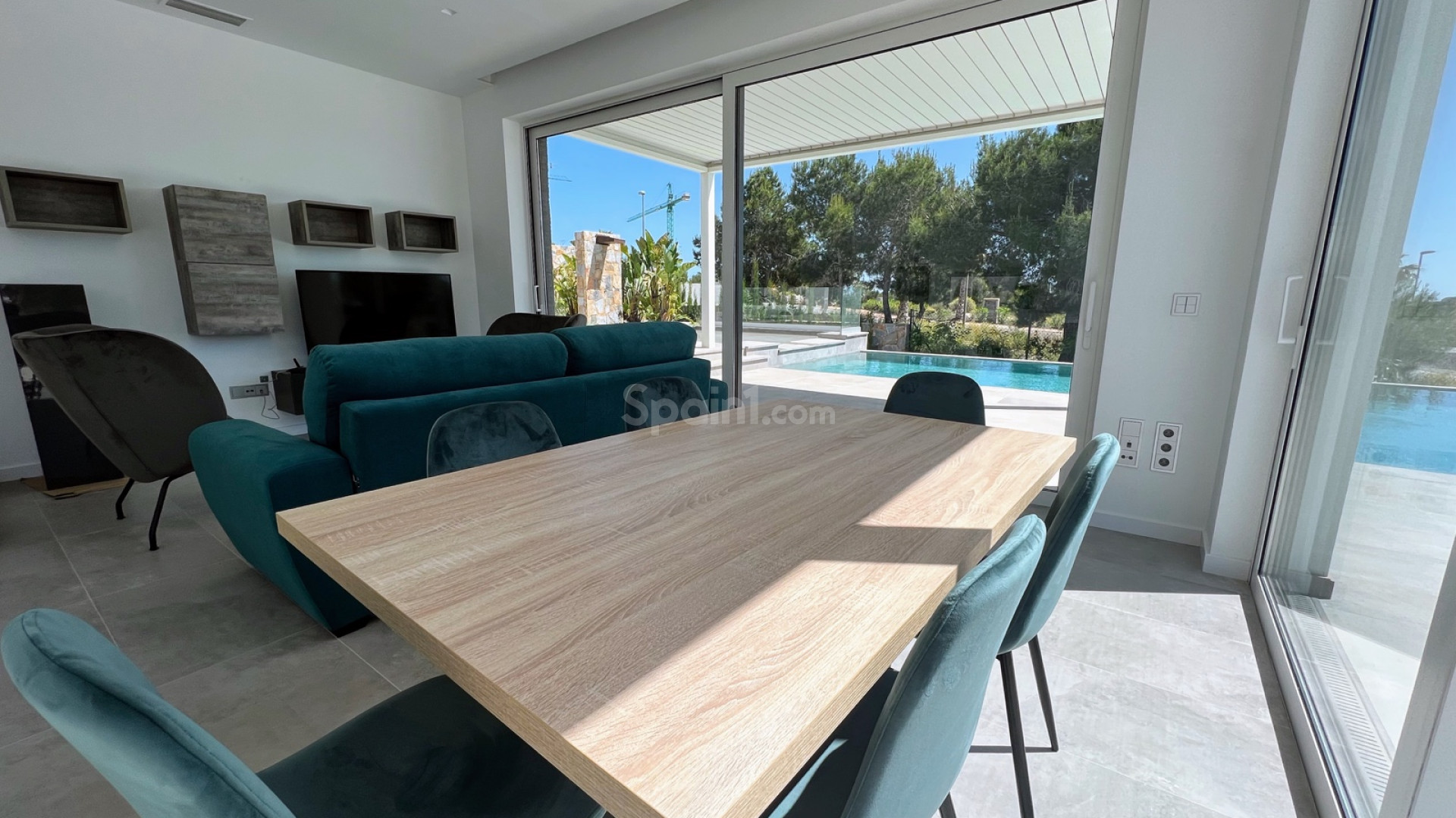 Resale - Villa -
Las Colinas
