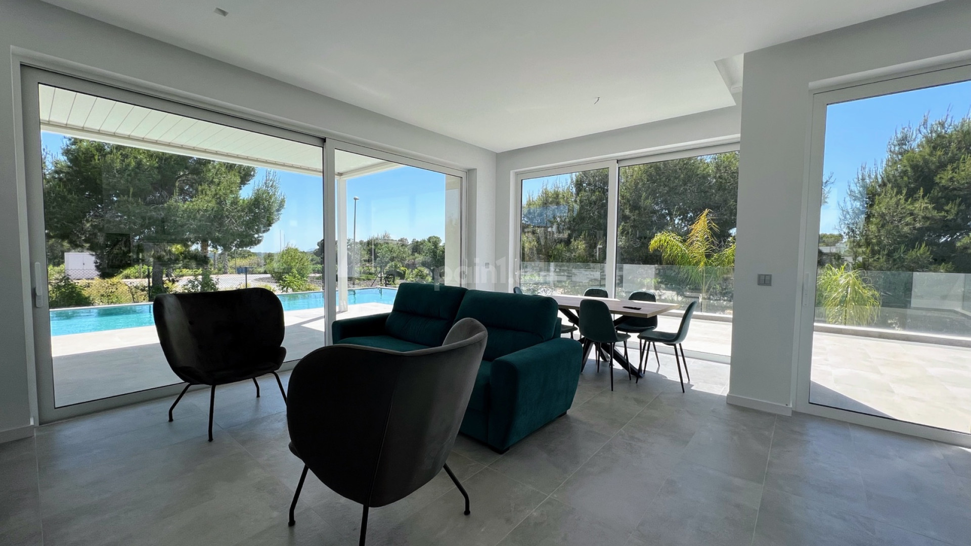 Resale - Villa -
Las Colinas