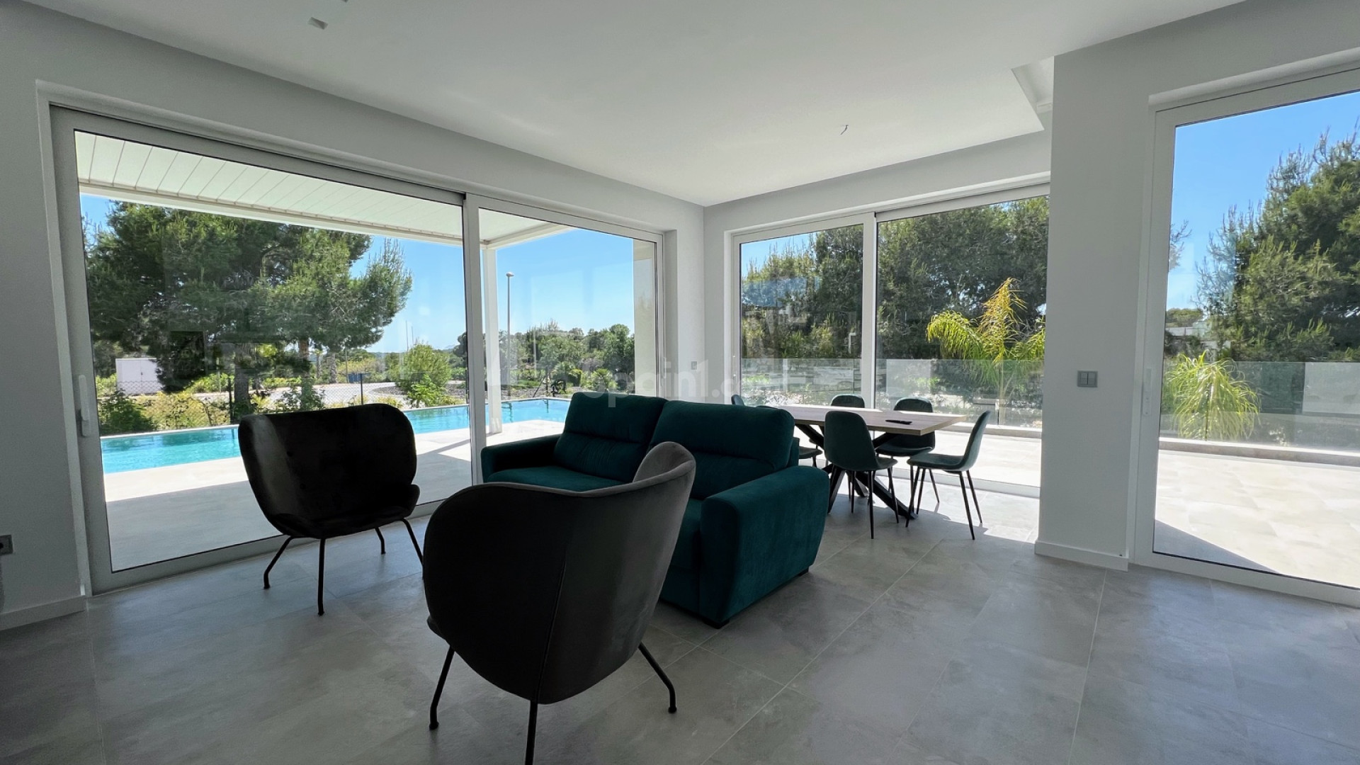 Resale - Villa -
Las Colinas
