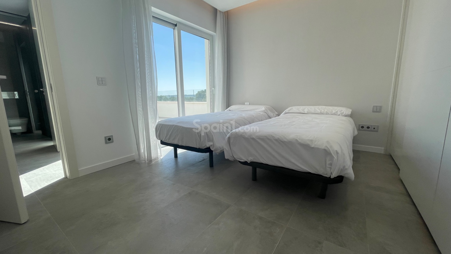 Resale - Villa -
Las Colinas