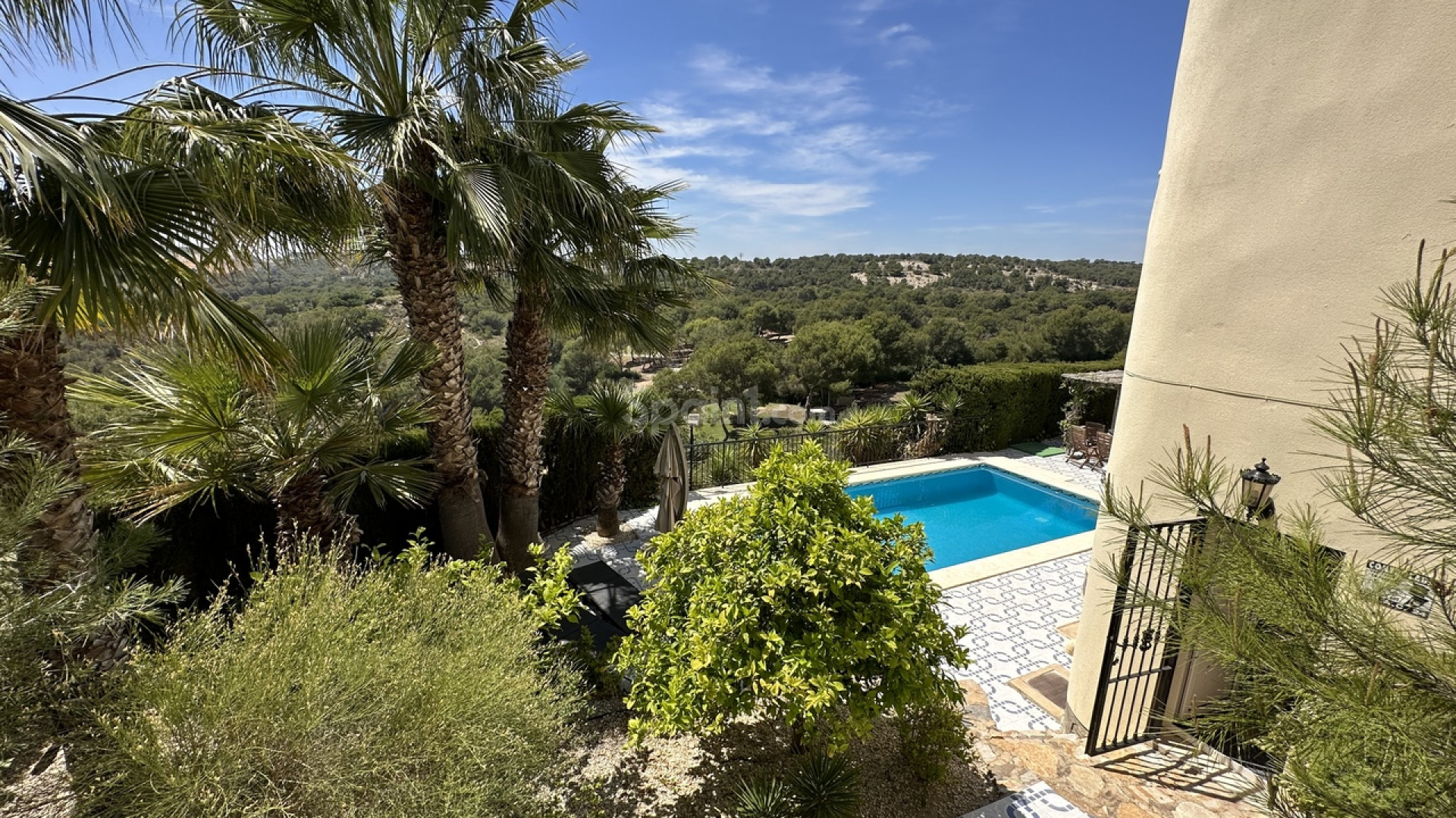 Resale - Villa -
Las Ramblas