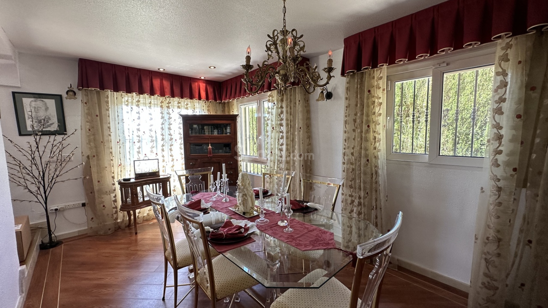Resale - Villa -
Las Ramblas