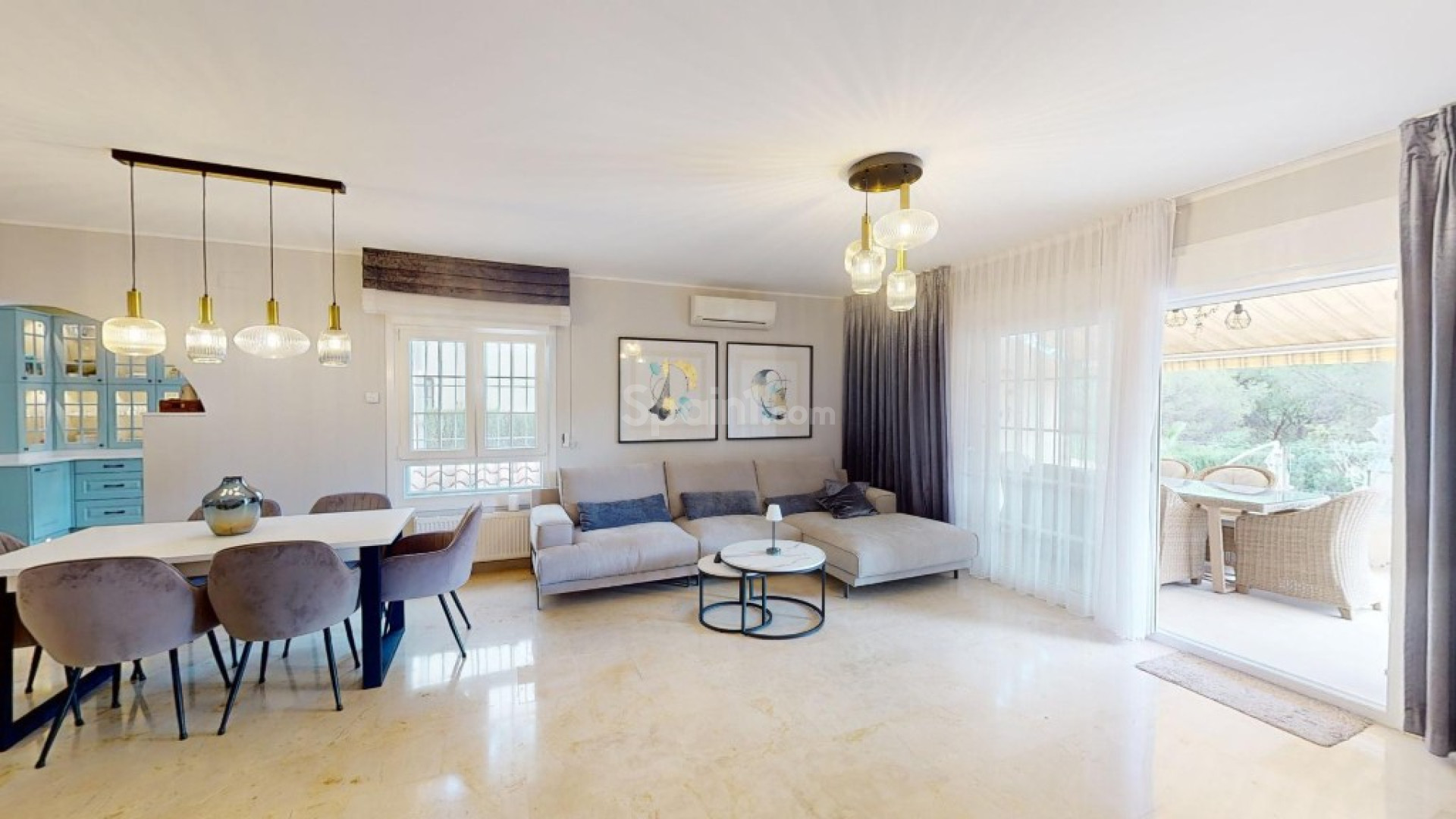 Resale - Villa -
Las Ramblas