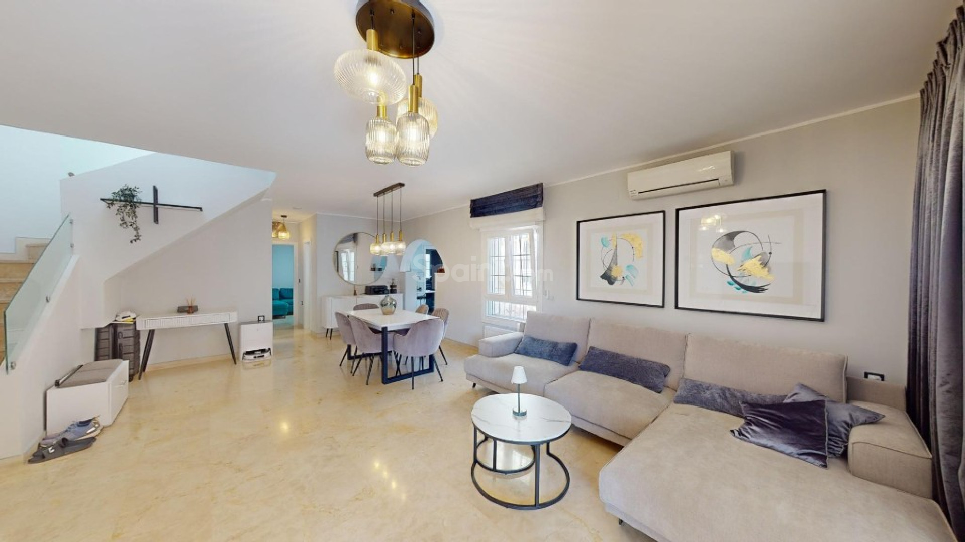 Resale - Villa -
Las Ramblas