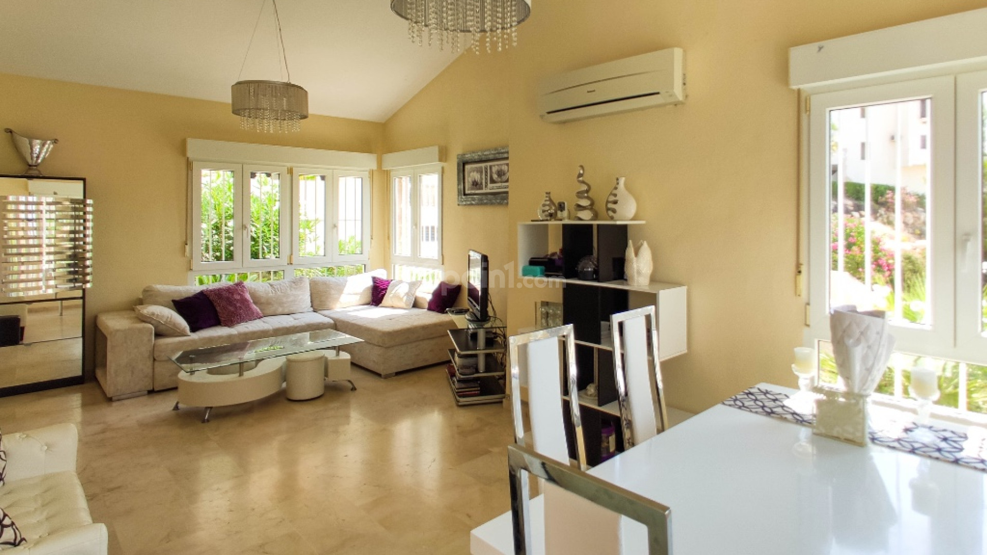 Resale - Villa -
Las Ramblas