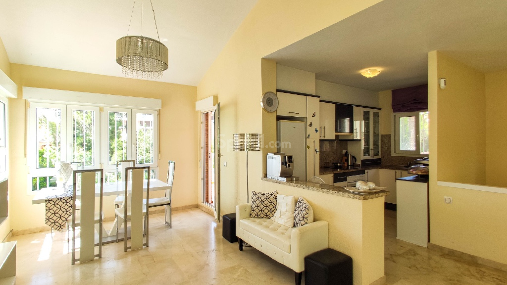 Resale - Villa -
Las Ramblas