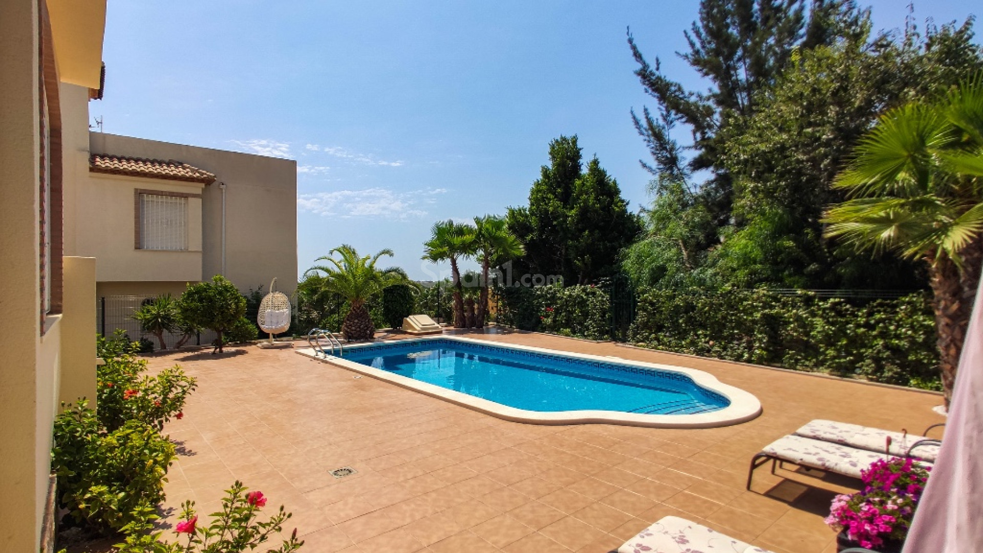 Resale - Villa -
Las Ramblas
