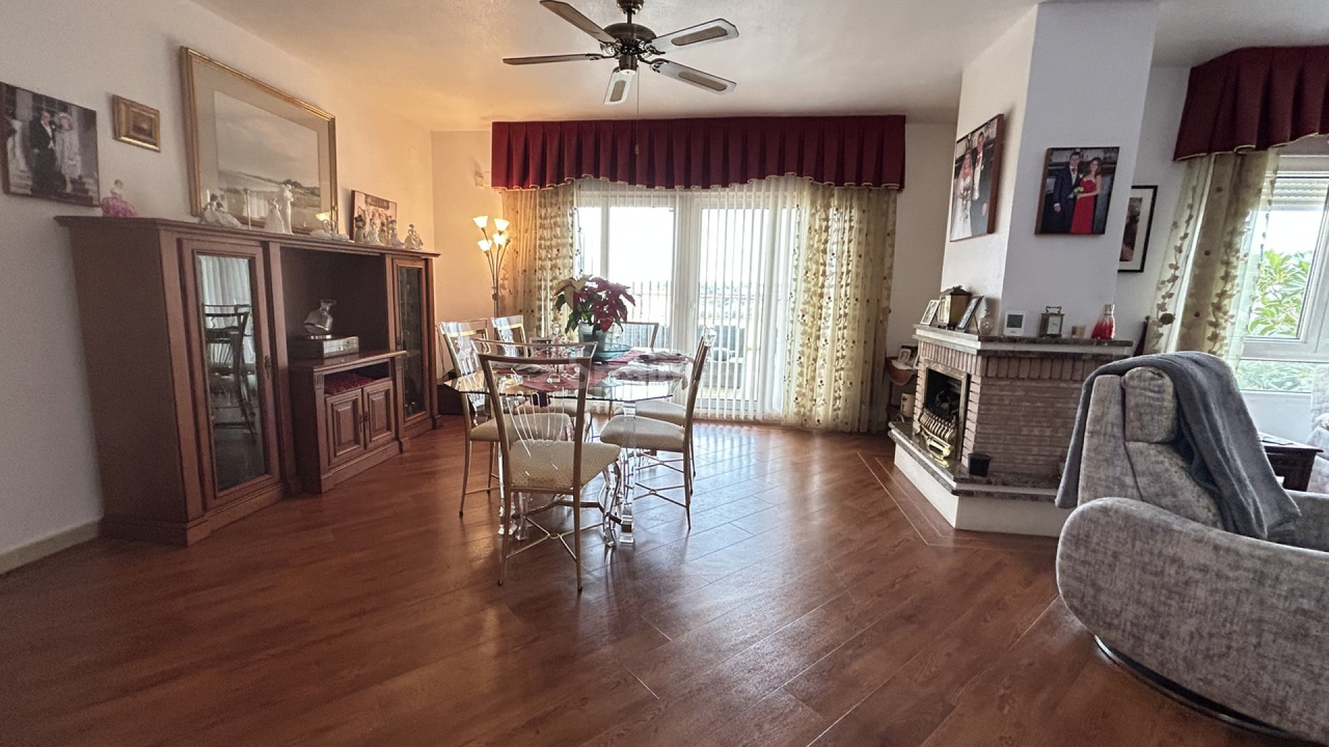 Resale - Villa -
Las Ramblas