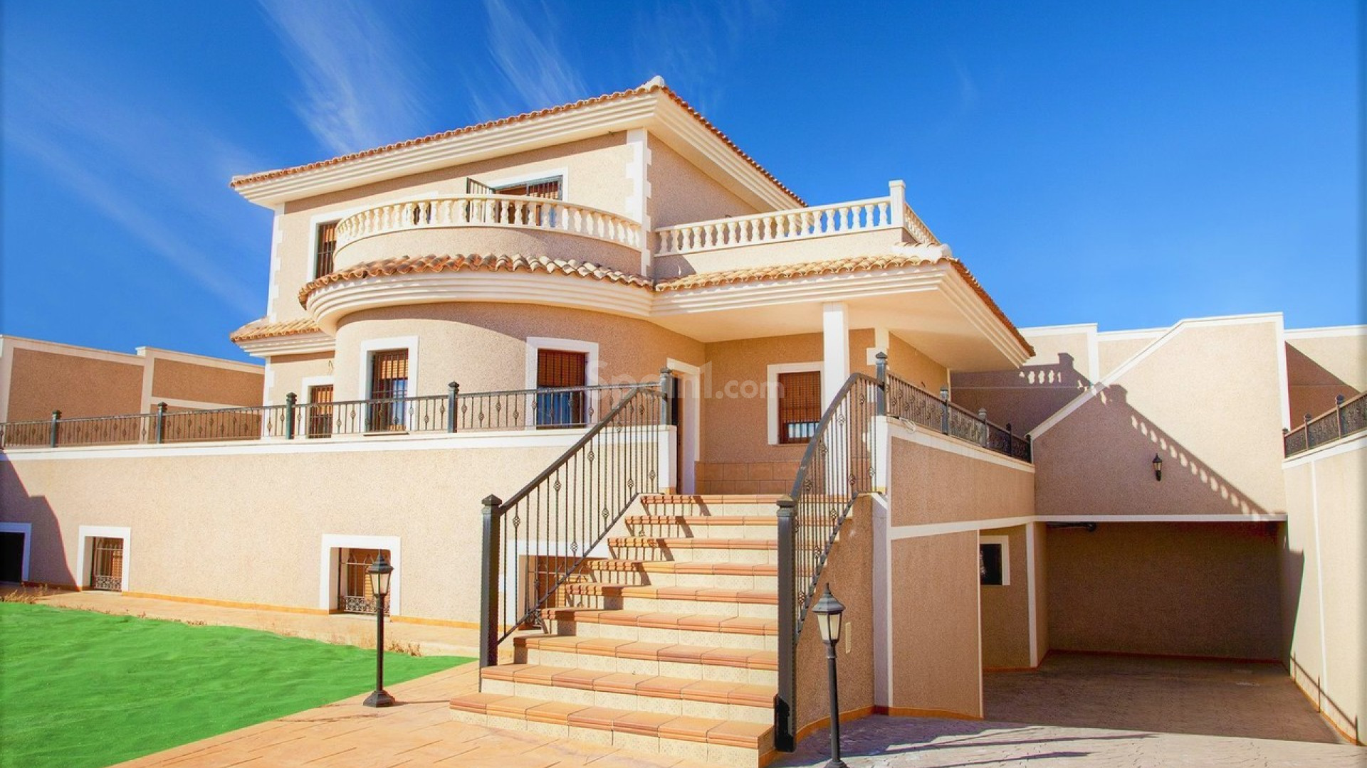 Resale - Villa -
Los Altos
