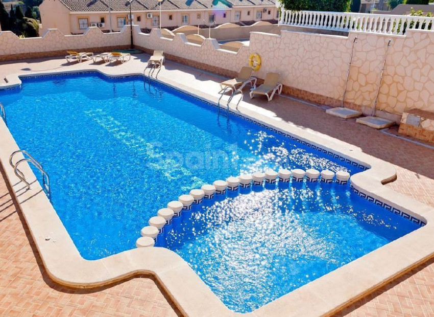 Resale - Villa -
Los Altos