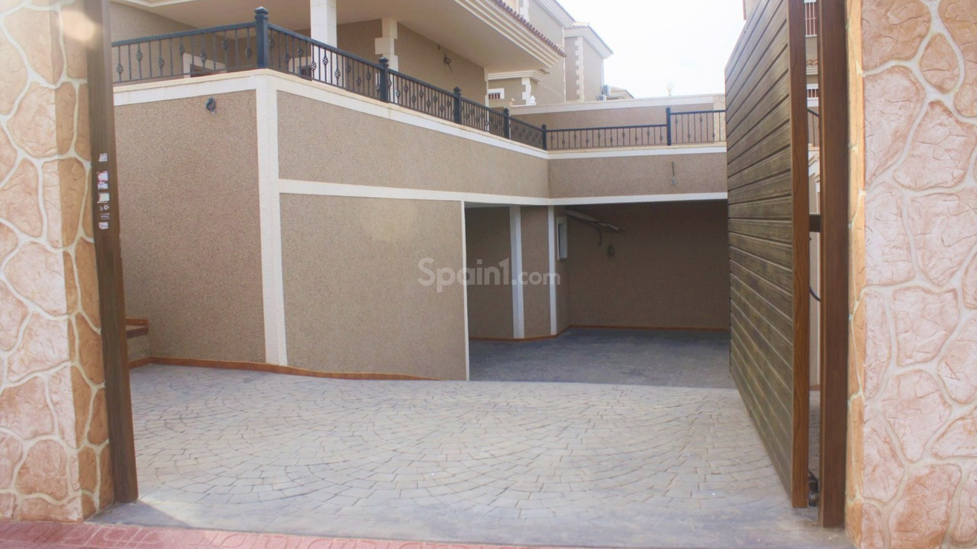 Resale - Villa -
Los Altos