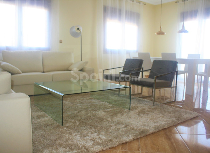 Resale - Villa -
Los Altos