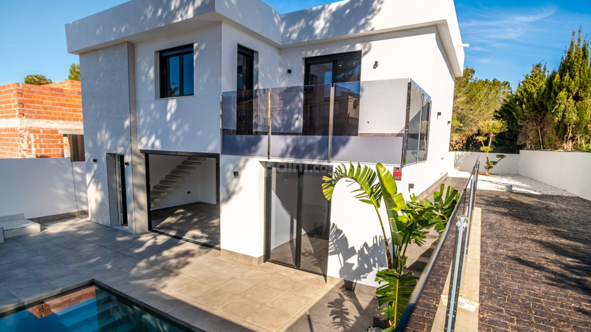 Resale - Villa -
Los Balcones - Los Altos del Edén - Los Altos