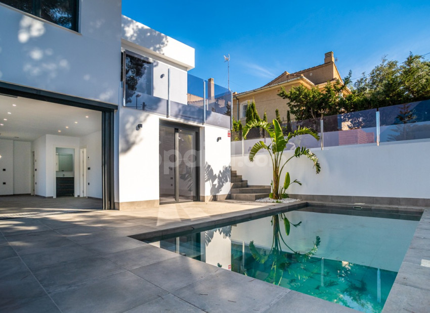 Resale - Villa -
Los Balcones - Los Altos del Edén - Los Altos