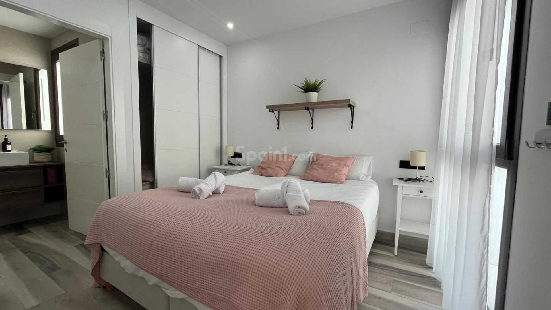 Resale - Villa -
Los Balcones