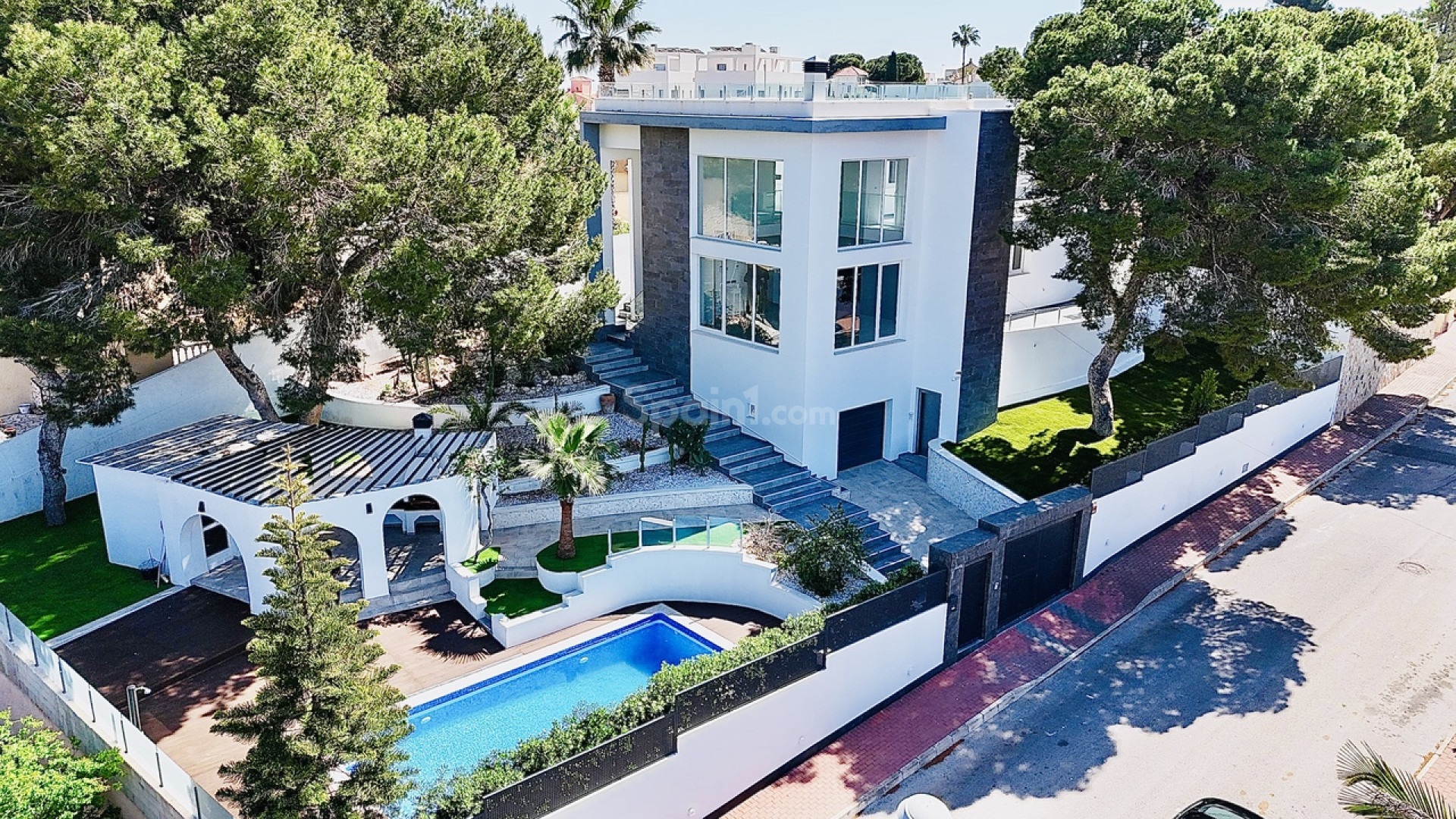 Resale - Villa -
Los Balcones