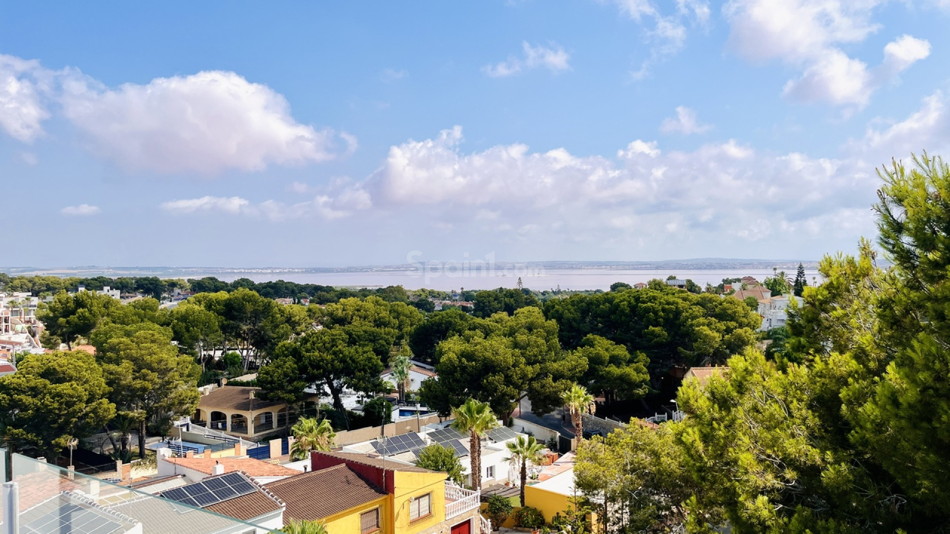 Resale - Villa -
Los Balcones