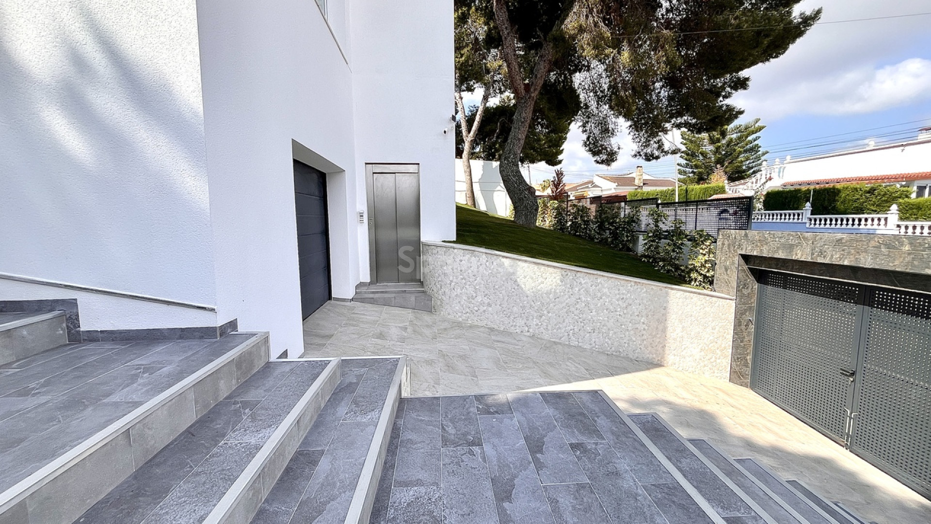 Resale - Villa -
Los Balcones