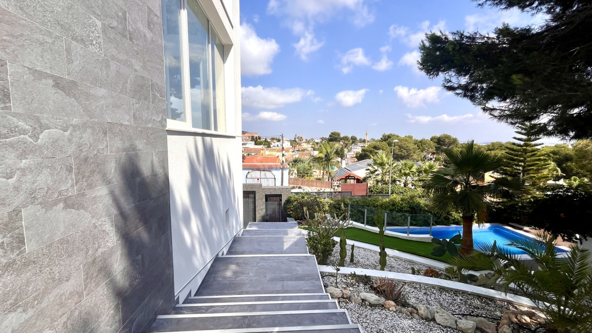 Resale - Villa -
Los Balcones