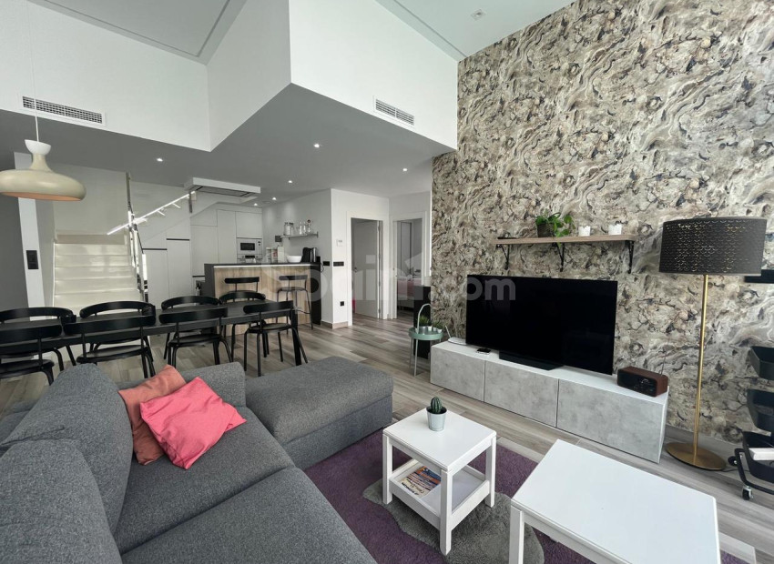 Resale - Villa -
Los Balcones