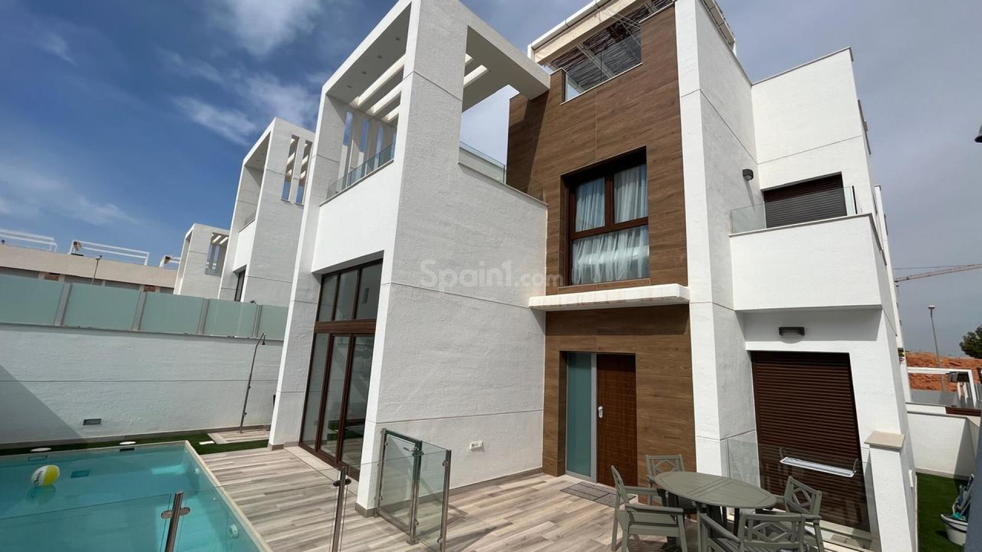 Resale - Villa -
Los Balcones