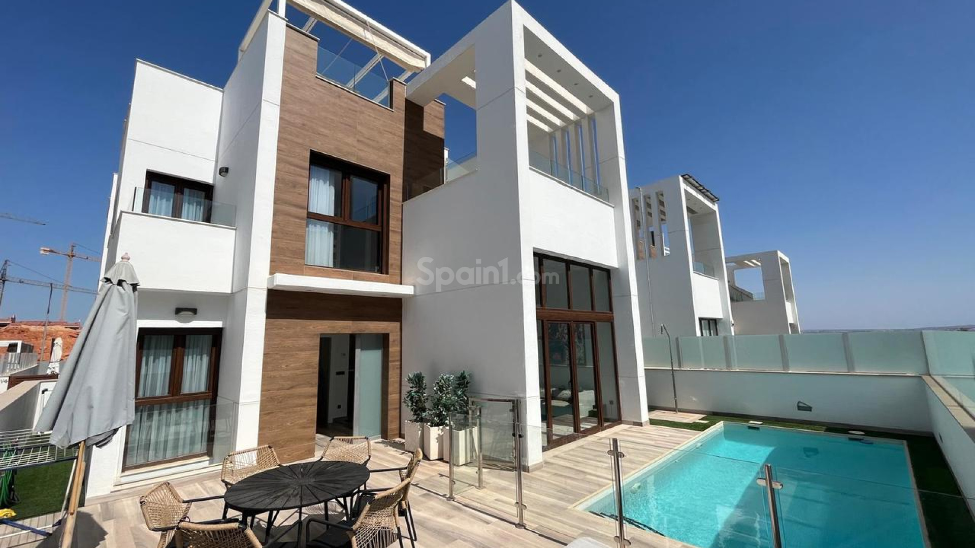 Resale - Villa -
Los Balcones