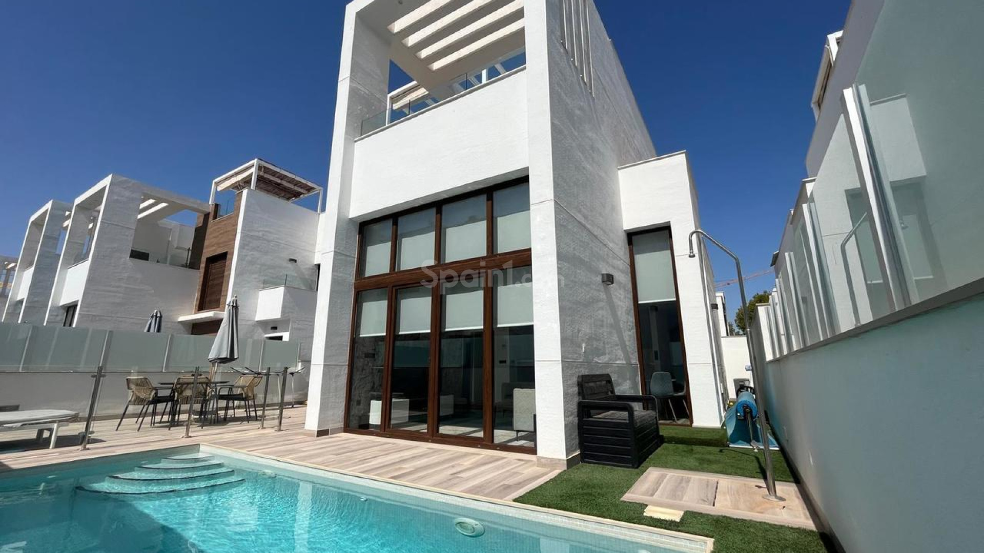 Resale - Villa -
Los Balcones