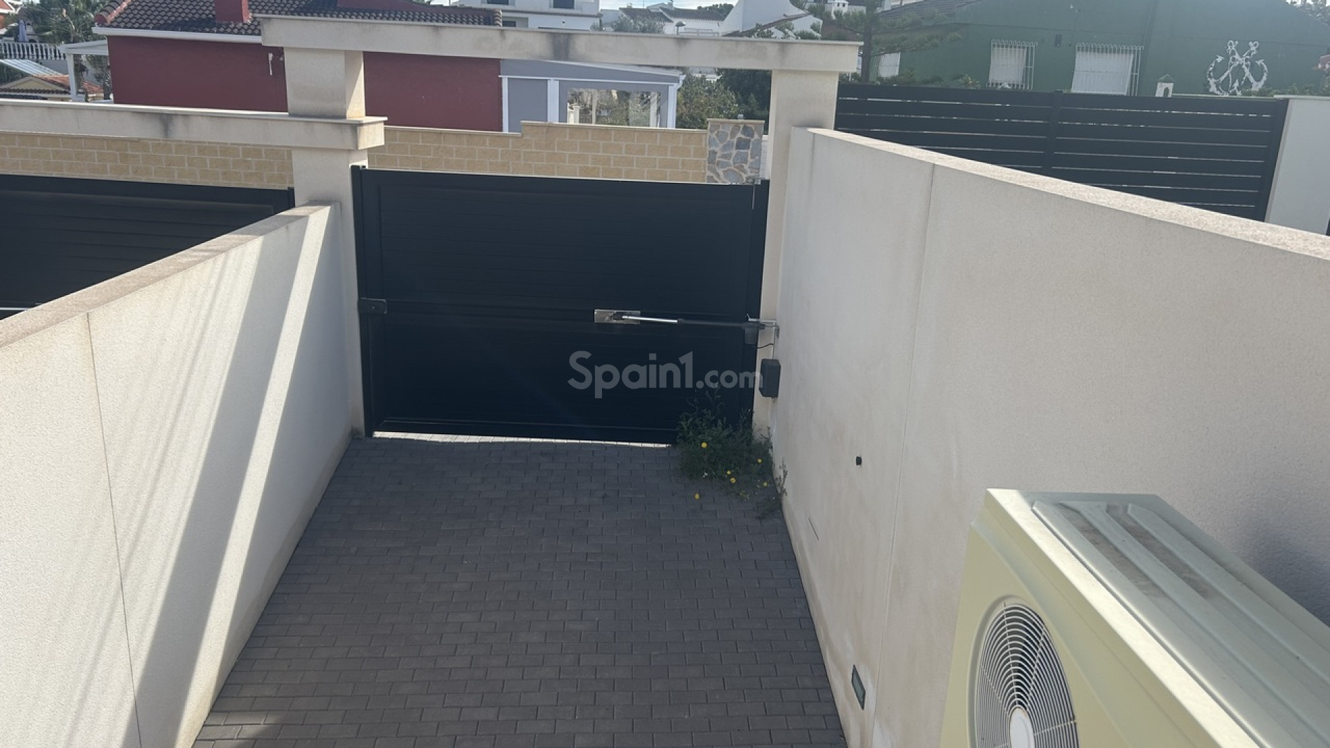 Resale - Villa -
Los Balcones