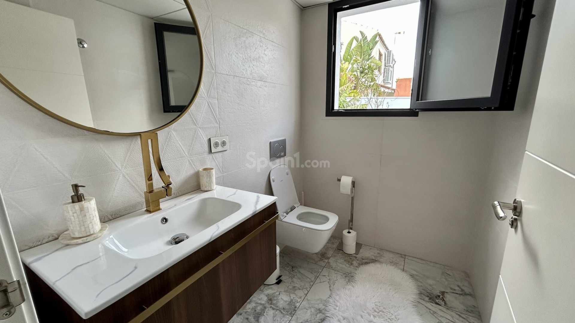 Resale - Villa -
Los Balcones