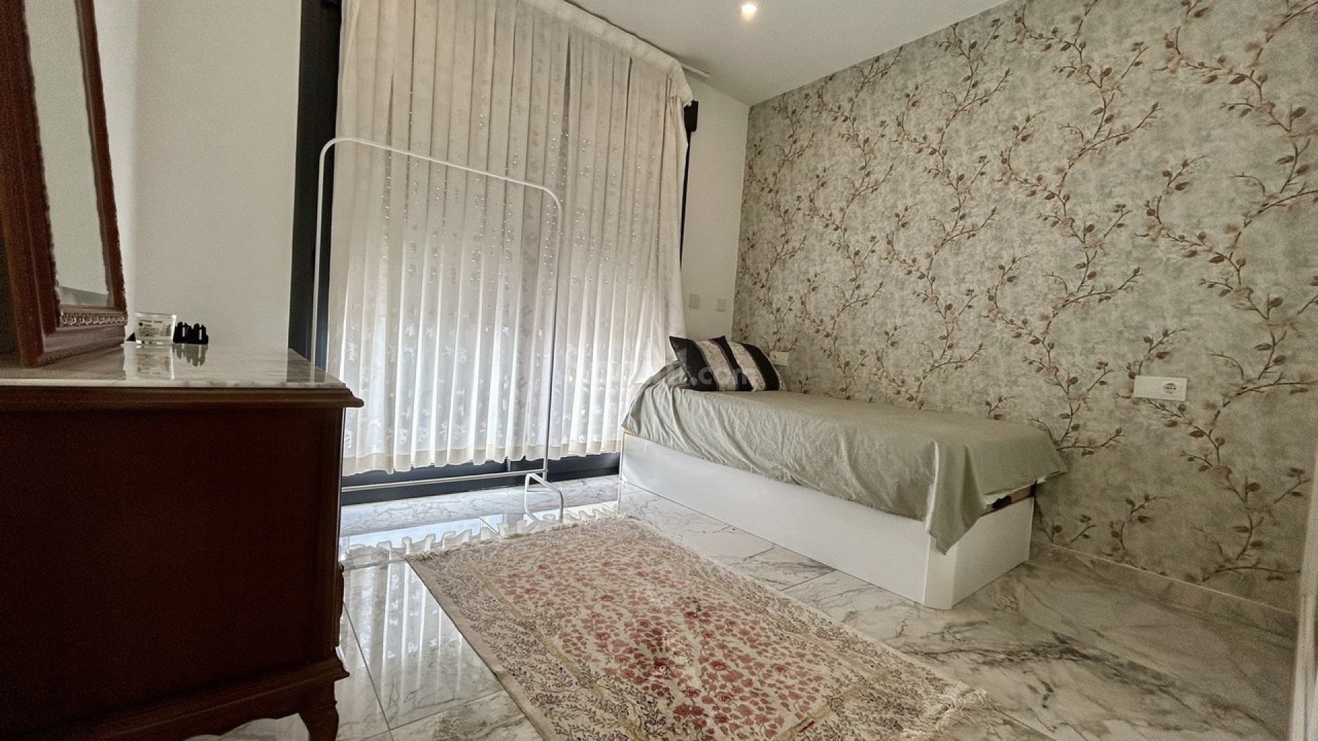 Resale - Villa -
Los Balcones