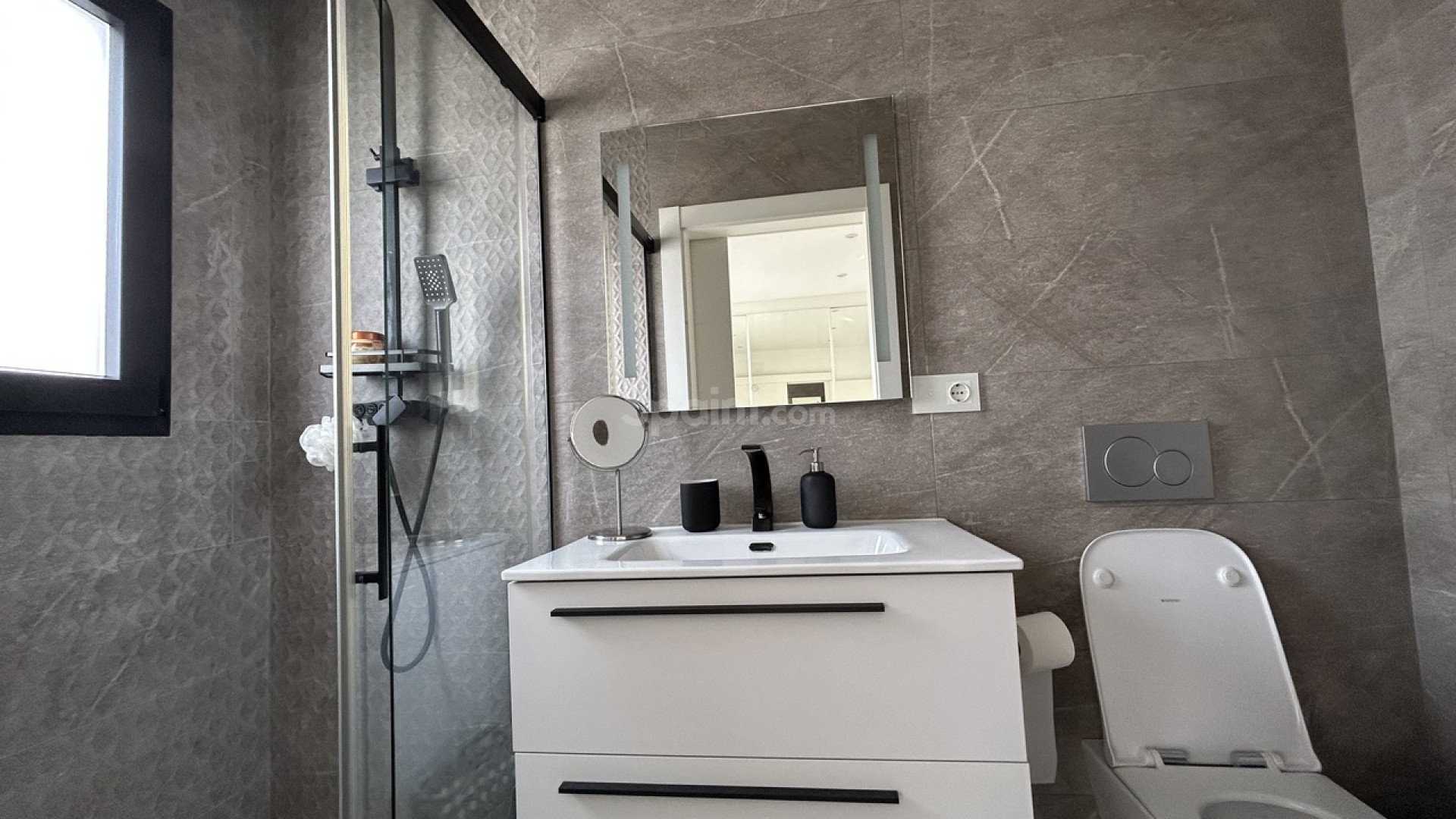 Resale - Villa -
Los Balcones