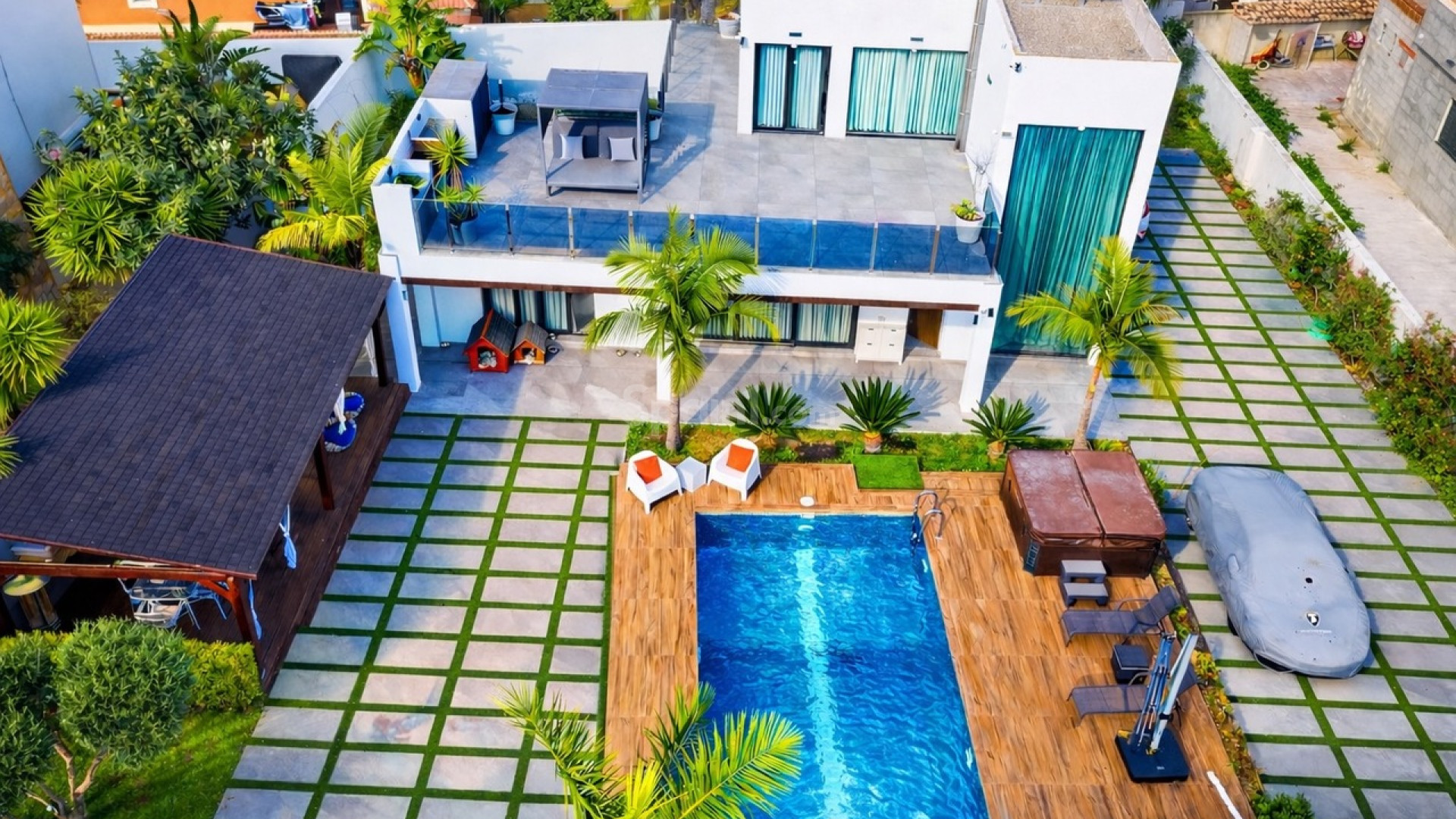 Resale - Villa -
Los Balcones