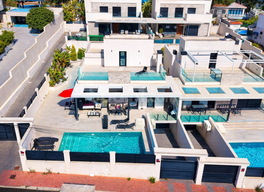 Resale - Villa -
Los Balcones