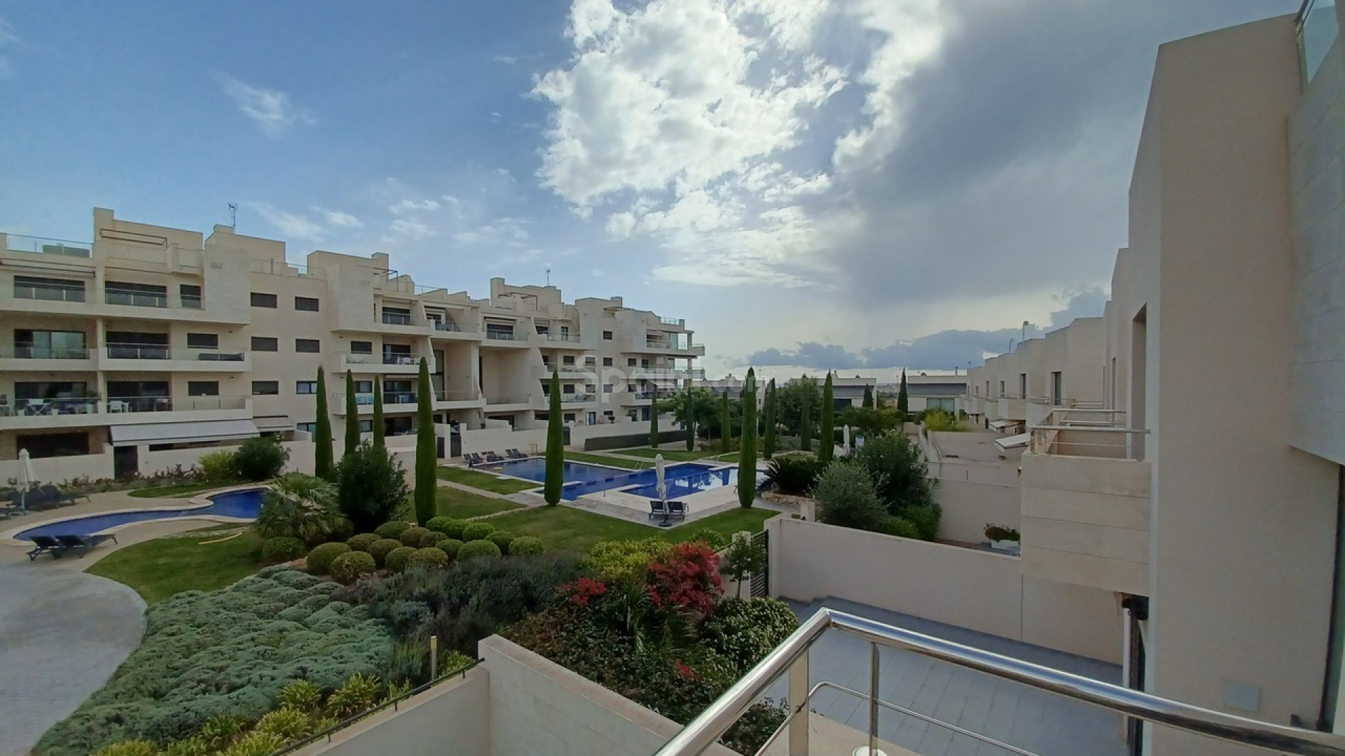 Resale - Villa -
Los Dolses