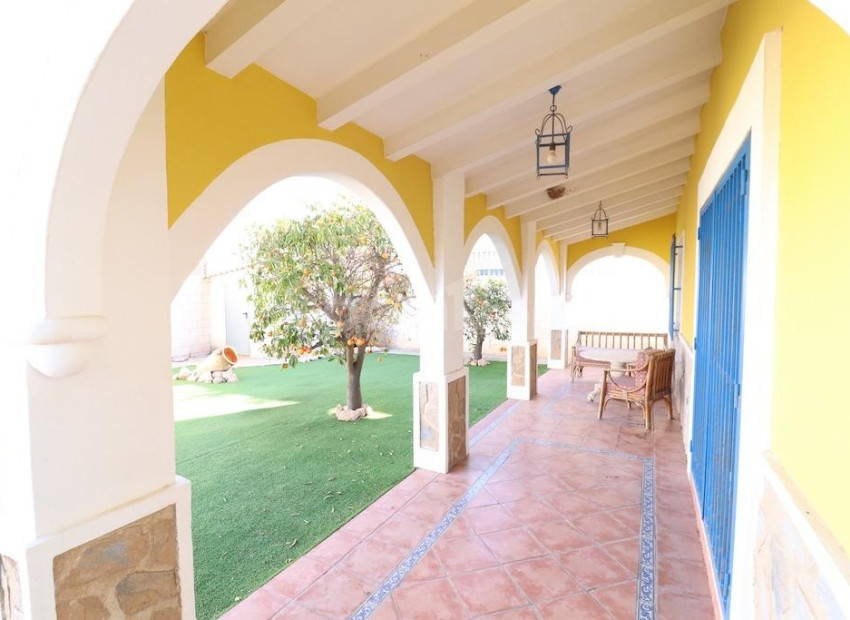 Resale - Villa -
Los Dolses