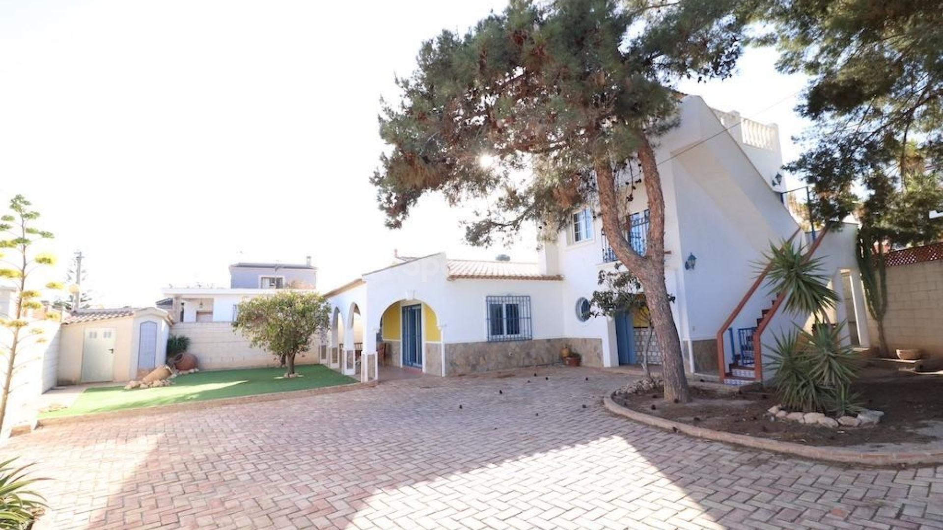 Resale - Villa -
Los Dolses