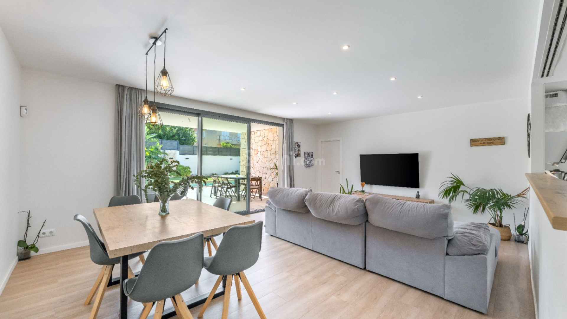 Resale - Villa -
Marrachí - Mallorca