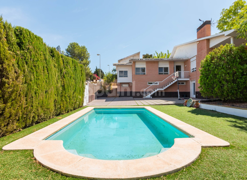 Resale - Villa -
MOLINA DEL SEGURA