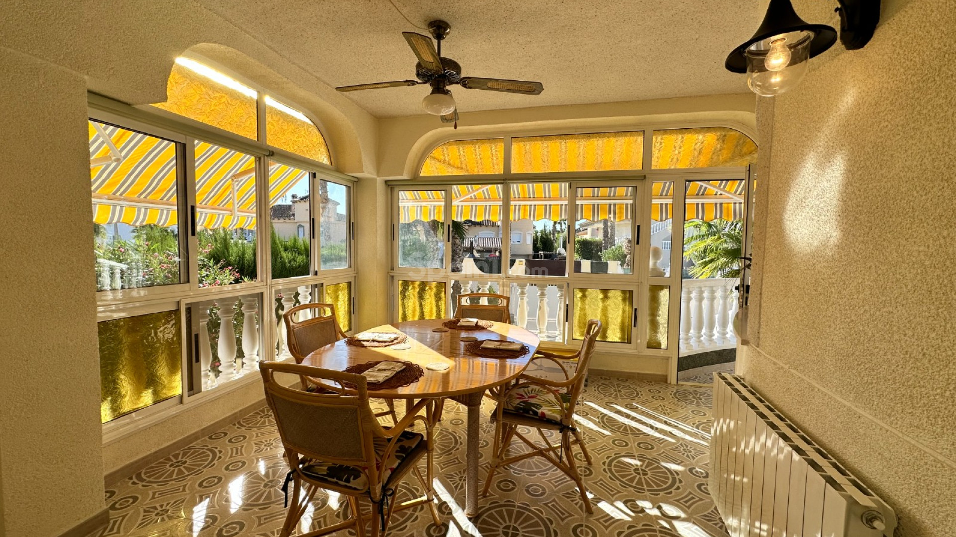 Resale - Villa -
ORIHUELA - Benferri