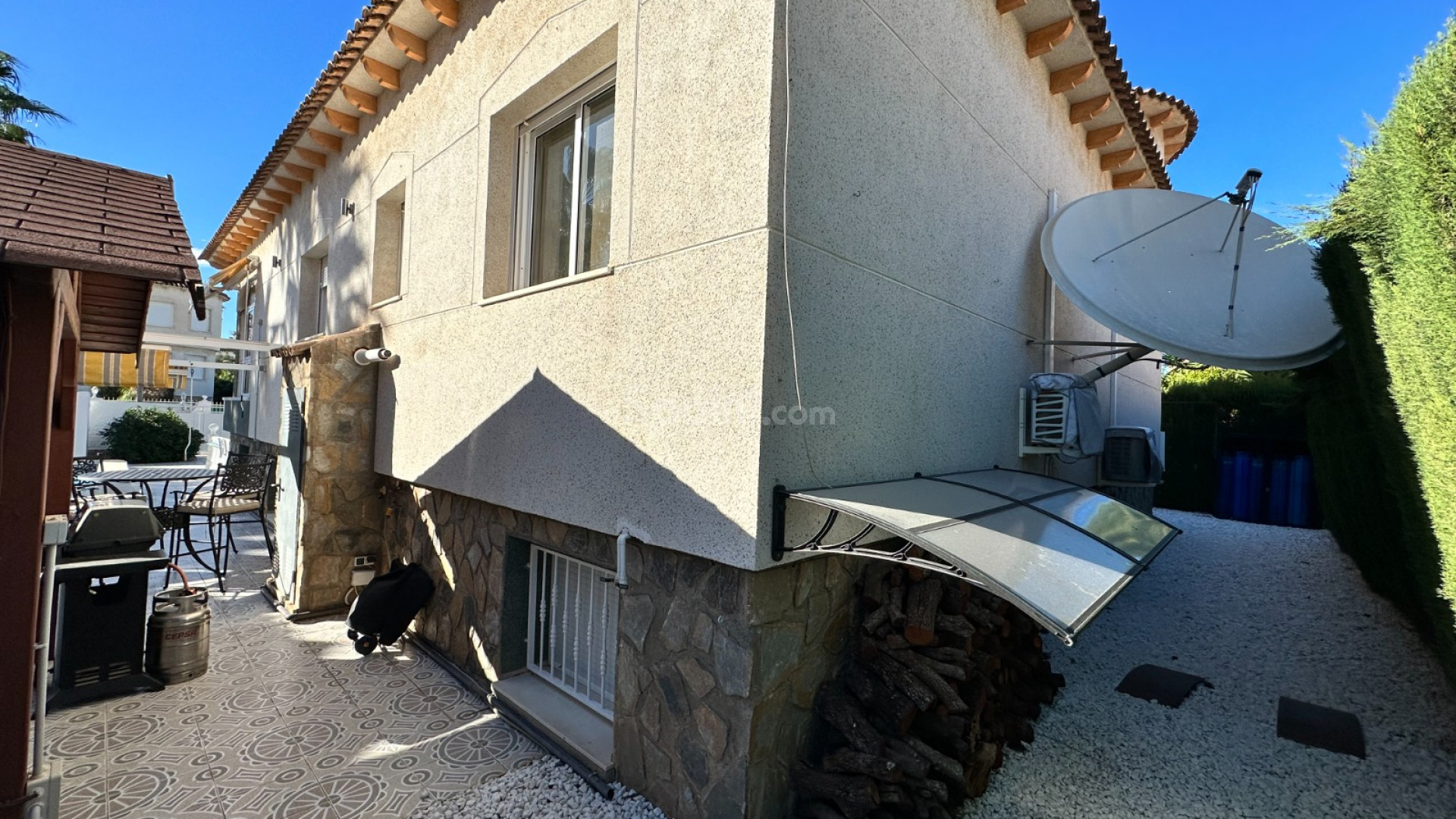 Resale - Villa -
ORIHUELA - Benferri