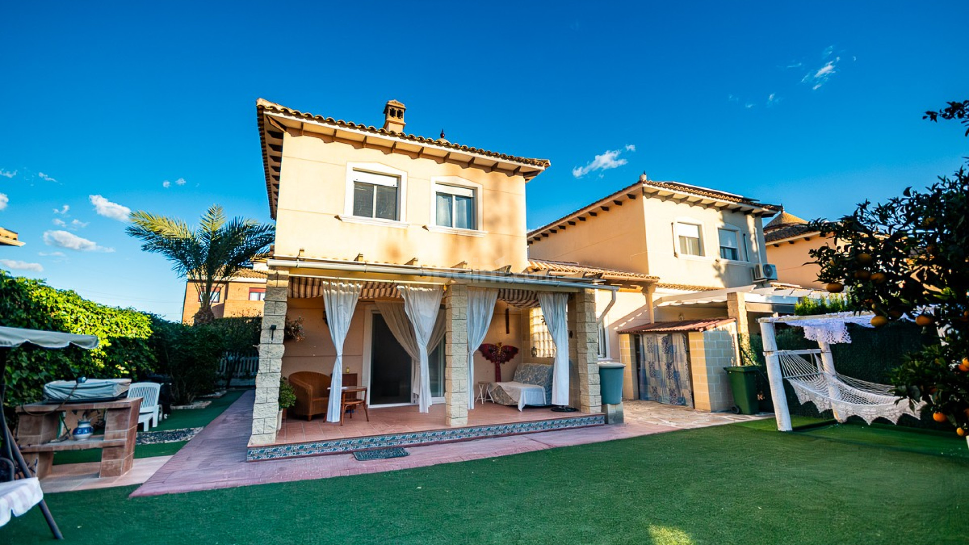 Resale - Villa -
ORIHUELA - Benferri