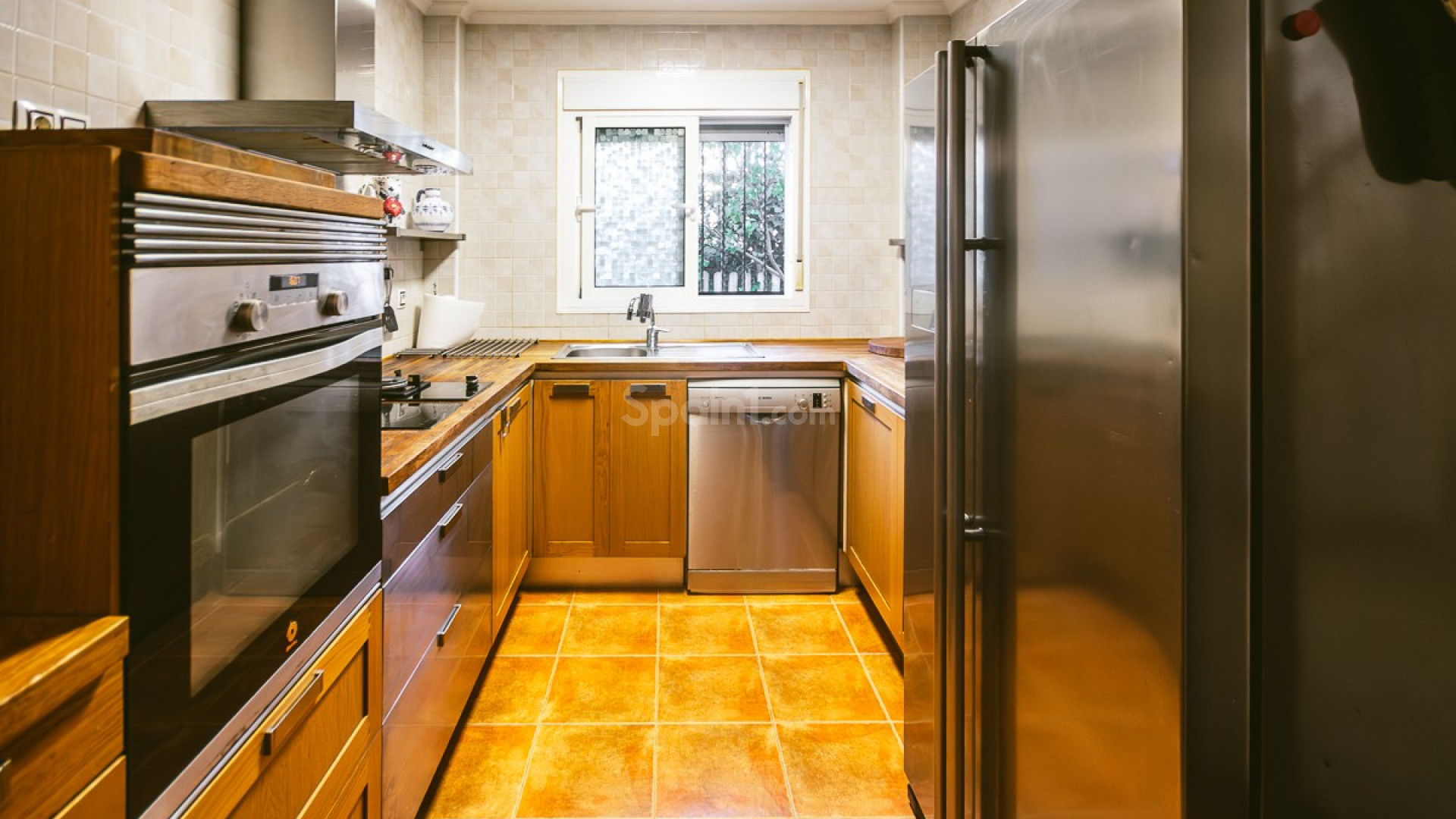 Resale - Villa -
ORIHUELA - Benferri