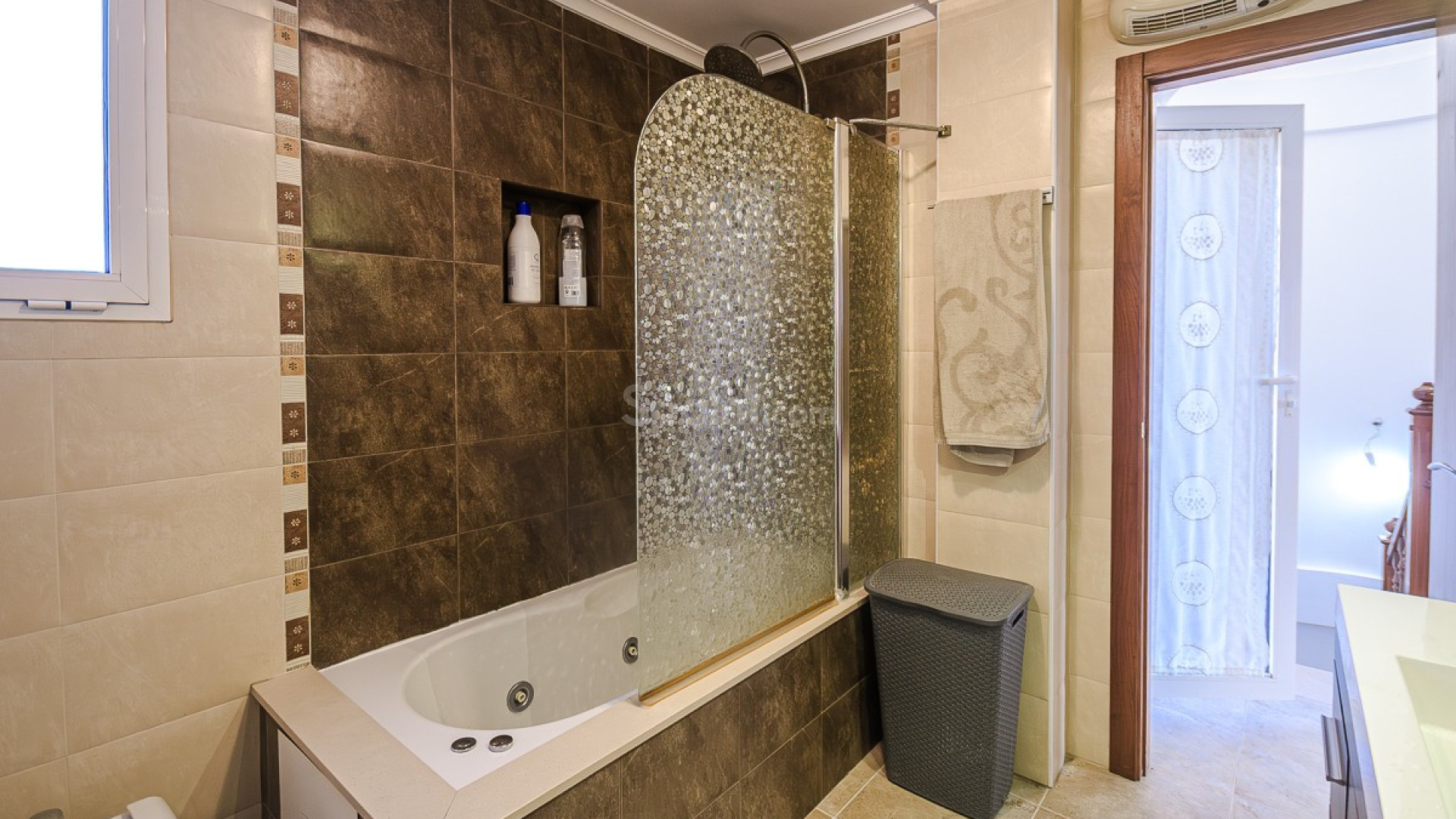 Resale - Villa -
ORIHUELA - Benferri