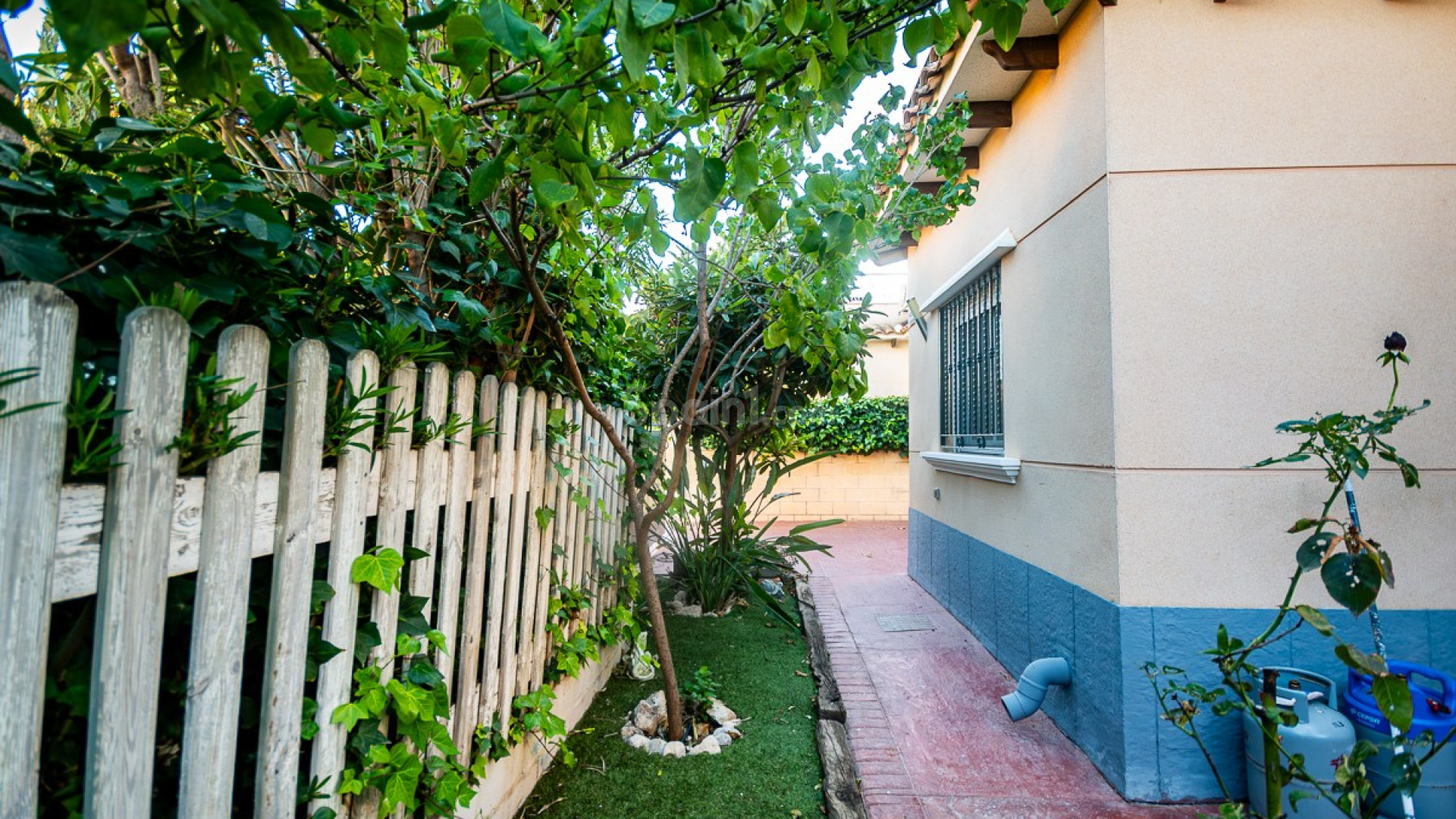 Resale - Villa -
ORIHUELA - Benferri