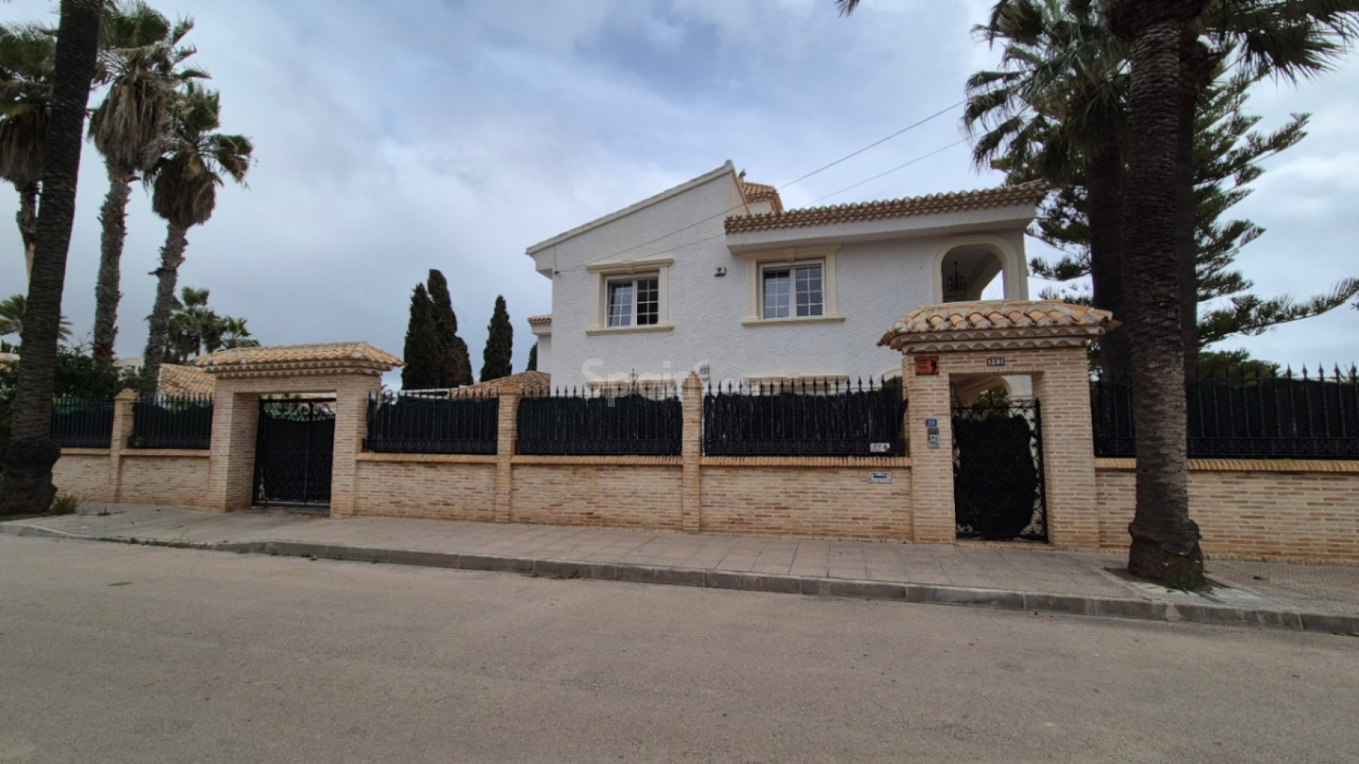 Resale - Villa -
Orihuela - Costa Blanca Sur