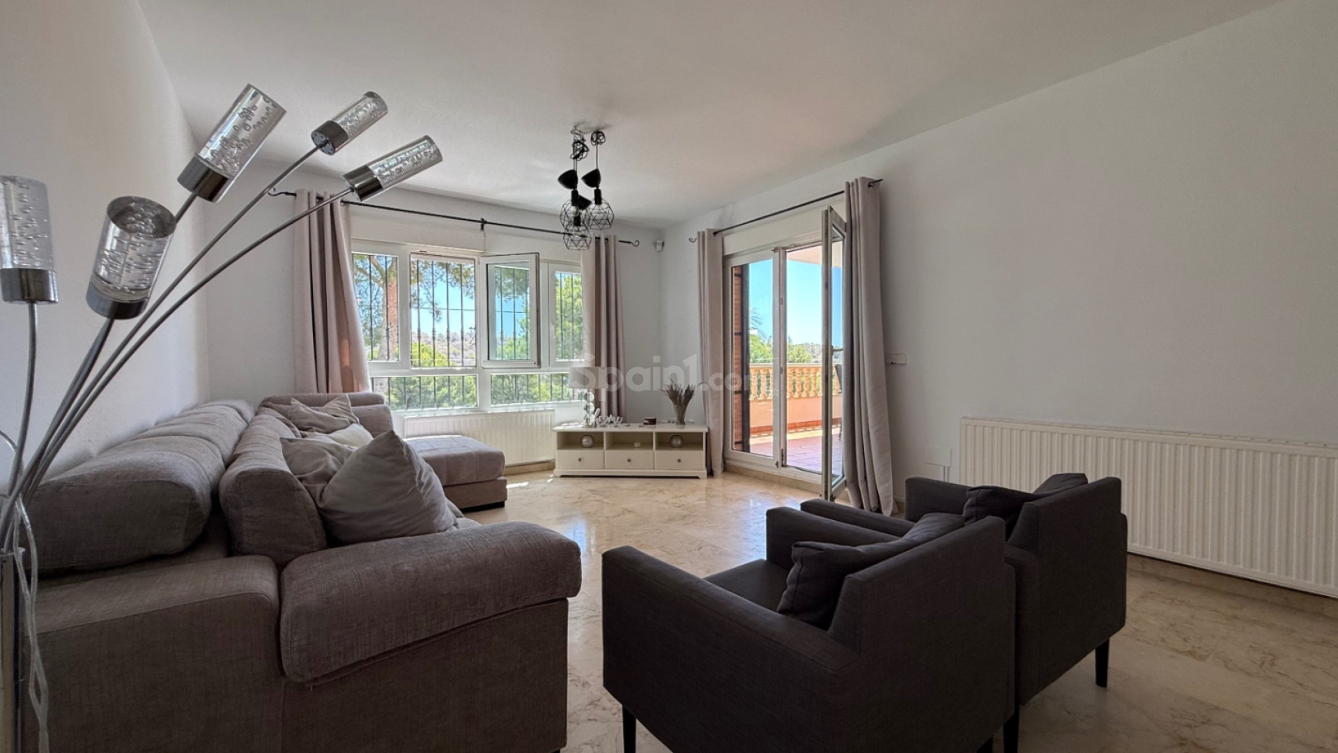 Resale - Villa -
Orihuela - Costa Blanca Sur