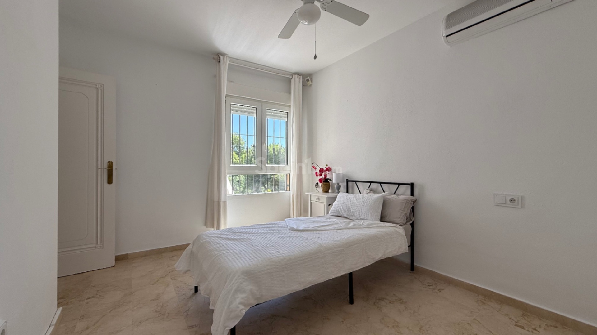 Resale - Villa -
Orihuela - Costa Blanca Sur