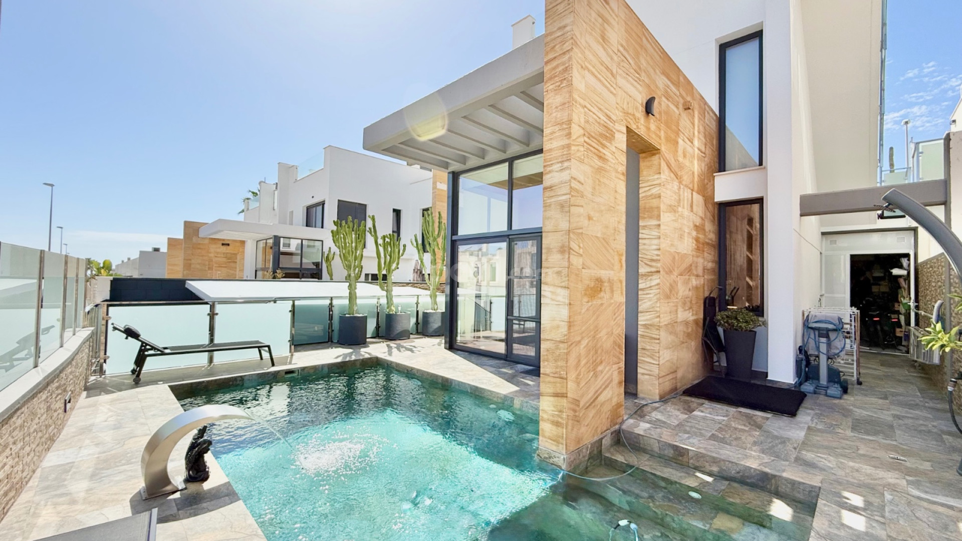 Resale - Villa -
Orihuela Costa - Cabo Roig